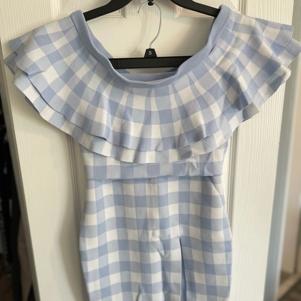 Off the Shoulder Ruffed Crop Top & Matching Skirt - Picture 4 of 14